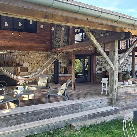 Maison De Charme Et De Loisirs Entre Et Monts *