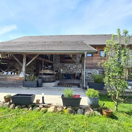 Maison De Charme Et De Loisirs Entre Et Monts Holiday home