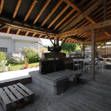 Maison De Charme Et De Loisirs Entre Et Monts Holiday home *